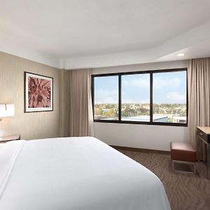 1 Bedroom Suite King Bed Non-Smoking
